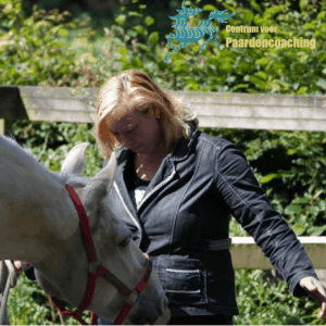 Paard Paarden Paardencoaching  Coaching Persoonlijke Ontwikkeling Motivatie Pony Verdriet Blijdschap Verandering Stress Verhaal Loslaten Vertrouwen Emotie PK Ik Samen Leiden Volgen Tijd Maken Lachen Zwanger Zelfinzicht Balans Acceptatie Chronische Pijn Psychologie Automutilatie Praktijkverhaal Metoo #Metoo Boekrecensie Paardentaal Paardenboek Hart TV Coachreis Oefeningen Equiday Dialoog Mens Verlies Verwerking Zelfcompassie Groep Trauma Gevoel Ervaring Coachpaard Positief Denken